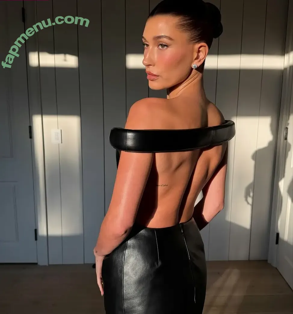 Hailey Baldwin Bieber nude photo #1060 (haileybieber)