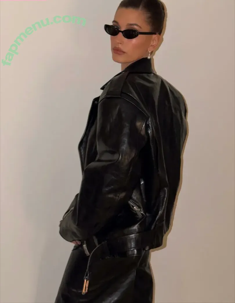 Hailey Baldwin Bieber nude photo #1115 (haileybieber)