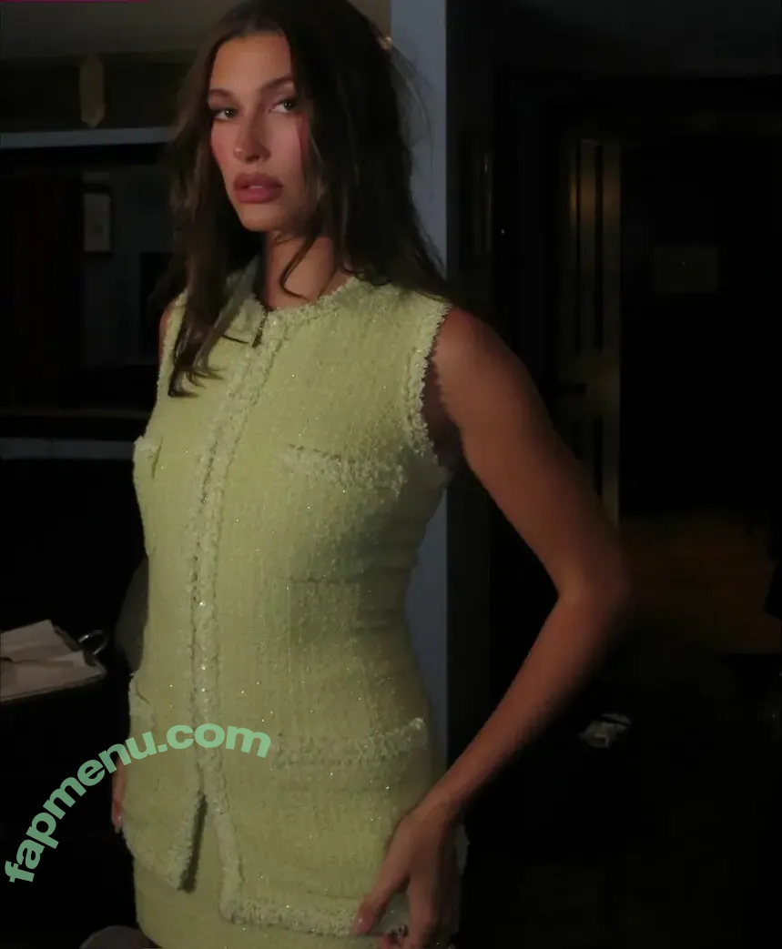 Hailey Baldwin Bieber nude photo #1147 (haileybieber)