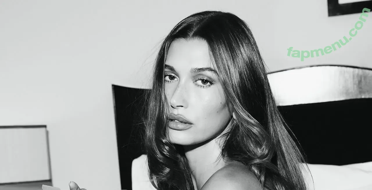 Hailey Baldwin Bieber nude photo #1152 (haileybieber)