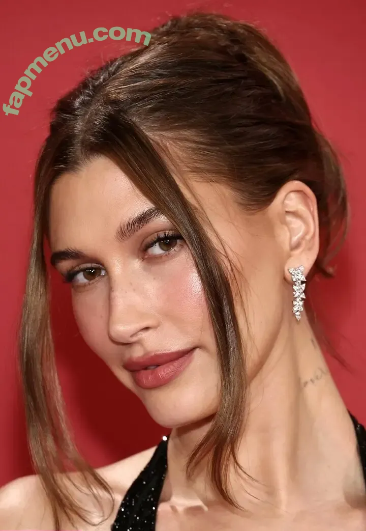 Hailey Baldwin Bieber nude photo #1166 (haileybieber)