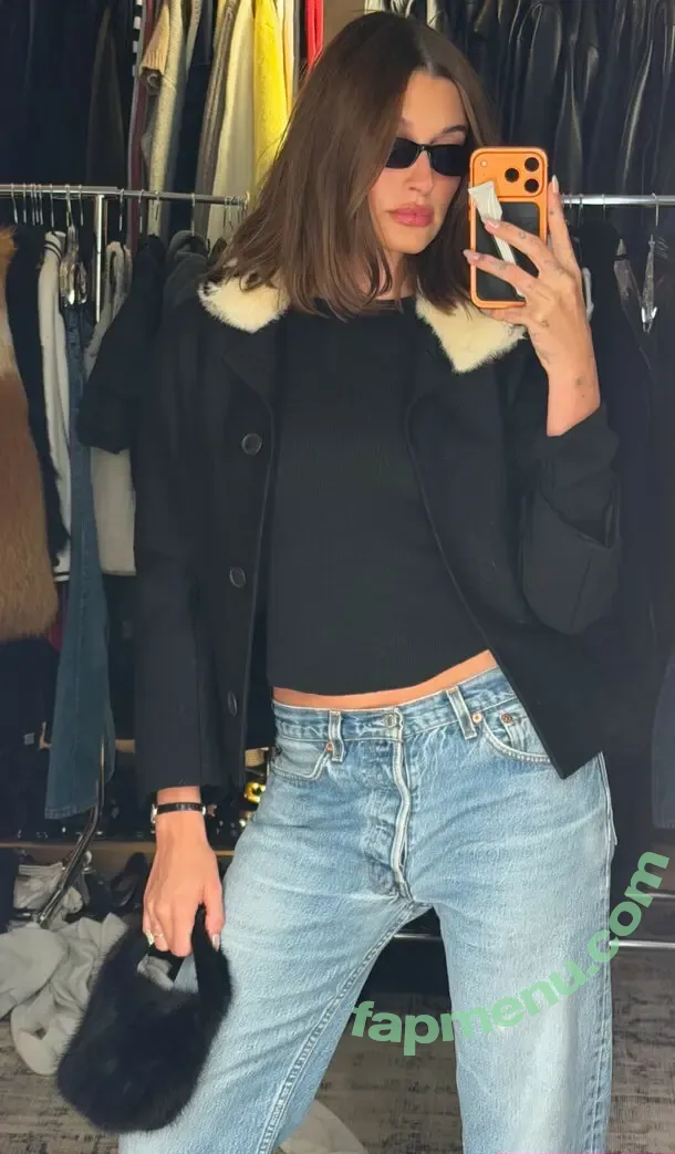 Hailey Baldwin Bieber nude photo #1191 (haileybieber)