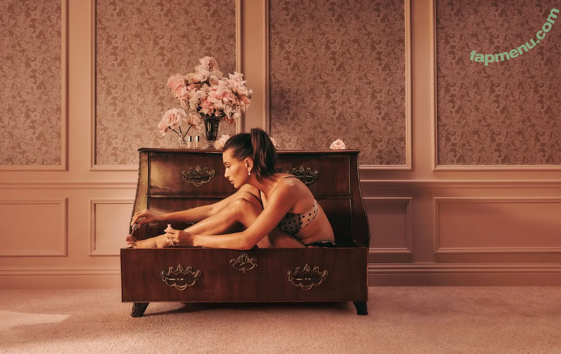 Hailey Baldwin Bieber nude photo #1214 (haileybieber)