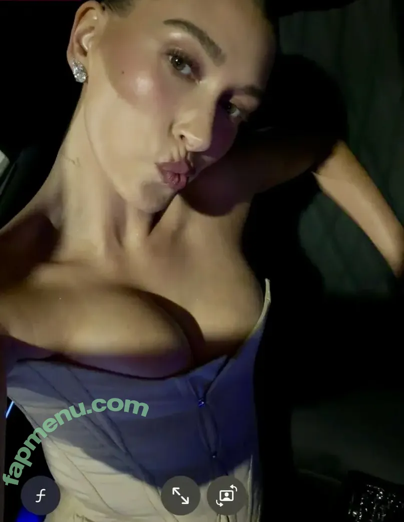 Hailey Baldwin Bieber nude photo #1230 (haileybieber)