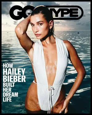 Hailey Baldwin / haileybieber nude photo #0001