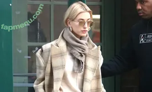Hailey Baldwin / haileybieber nude photo #0135