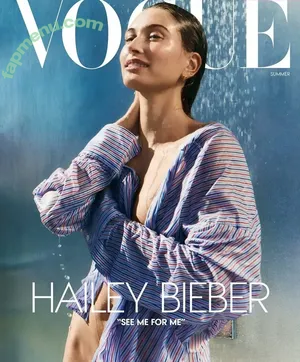 Hailey Baldwin / haileybieber nude photo #0147