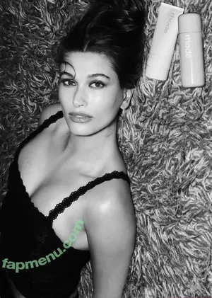 Hailey Baldwin / haileybieber nude photo #0173