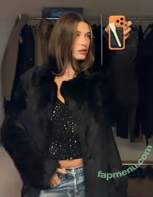 Hailey Baldwin / haileybieber nude photo #0225