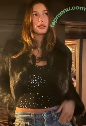 Hailey Baldwin / haileybieber nude photo #0226