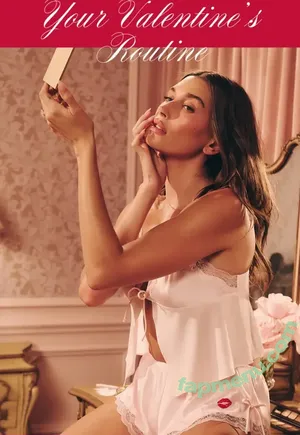 Hailey Baldwin / haileybieber nude photo #0238