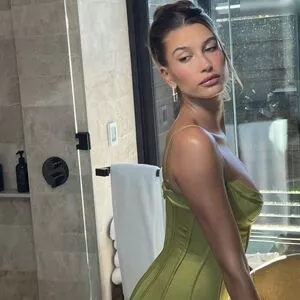 Hailey Bieber / baldwin / haileeybear / haileybieber nude photo #0170