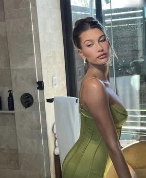 Hailey Bieber / baldwin / haileeybear / haileybieber nude photo #0174