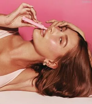 Hailey Bieber / baldwin / haileeybear / haileybieber nude photo #0252