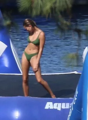 Hailey Bieber / baldwin / haileeybear / haileybieber nude photo #0288