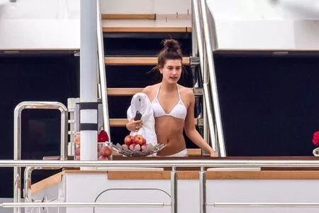Hailey Bieber / baldwin / haileeybear / haileybieber nude photo #0315