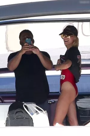 Hailey Bieber / baldwin / haileeybear / haileybieber nude photo #0334