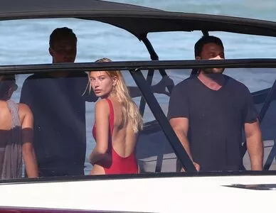 Hailey Bieber / baldwin / haileeybear / haileybieber nude photo #0339
