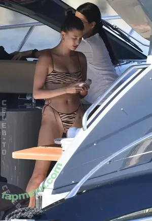 Hailey Bieber / baldwin / haileeybear / haileybieber nude photo #0810