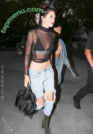 Hailey Bieber / baldwin / haileeybear / haileybieber nude photo #0870