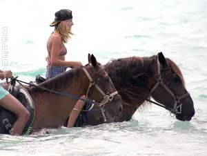 Hailey Bieber / HaileyBaldwin / haileeybear / haileybieber nude photo #0904