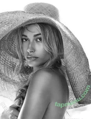 Hailey Bieber / HaileyBaldwin / haileeybear / haileybieber nude photo #0915