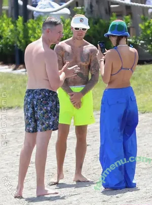 Hailey Bieber / HaileyBaldwin / haileeybear / haileybieber nude photo #0958