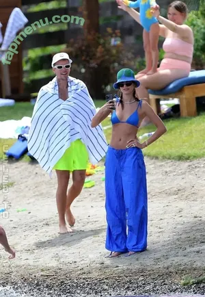 Hailey Bieber / HaileyBaldwin / haileeybear / haileybieber nude photo #0959