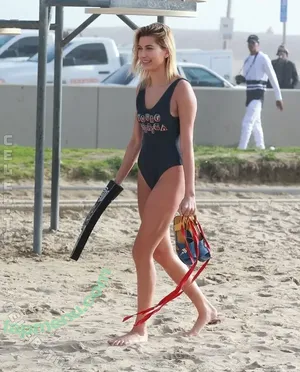 Hailey Bieber / HaileyBaldwin / haileeybear / haileybieber nude photo #0974