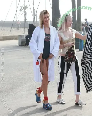 Hailey Bieber / HaileyBaldwin / haileeybear / haileybieber nude photo #0988