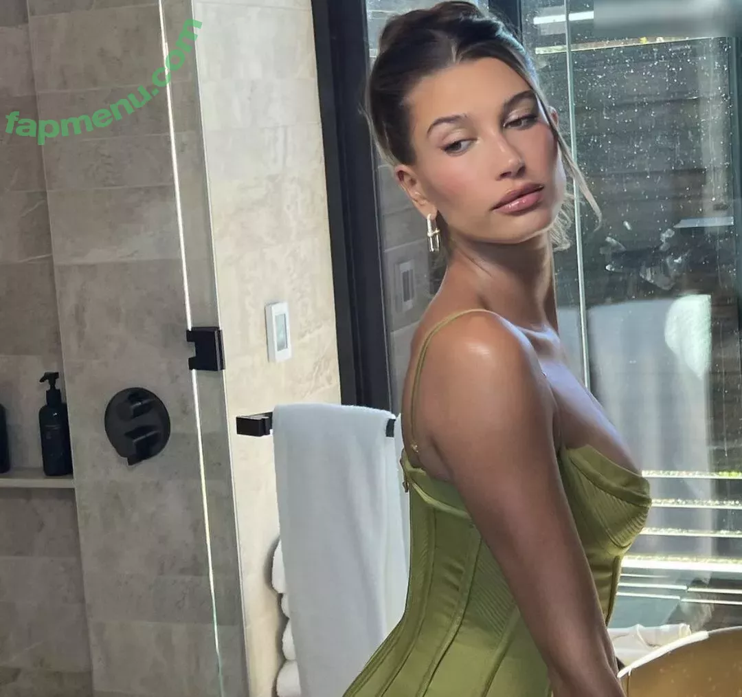 Hailey Bieber nude photo #0170 (baldwin / haileeybear / haileybieber)