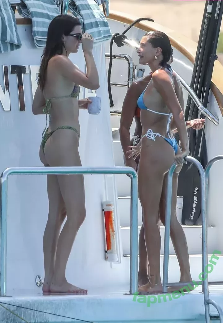 Hailey Bieber nude photo #0259 (baldwin / haileeybear / haileybieber)