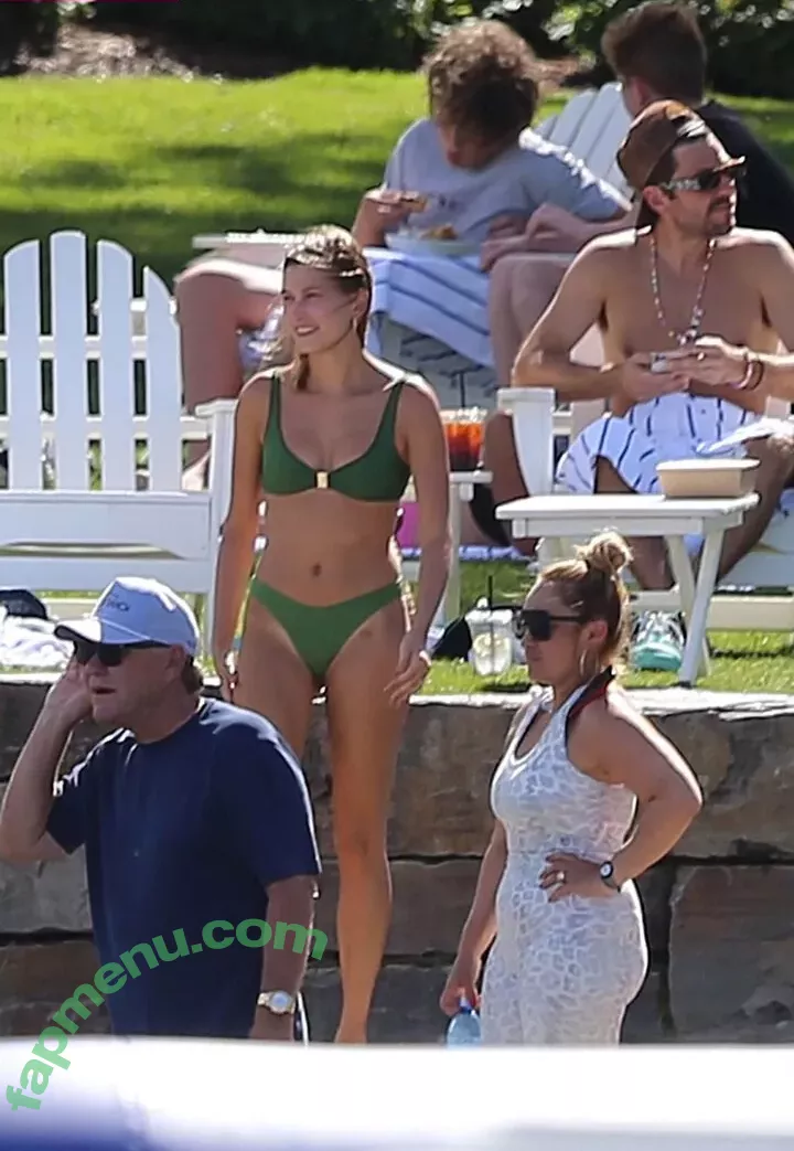 Hailey Bieber nude photo #0282 (baldwin / haileeybear / haileybieber)