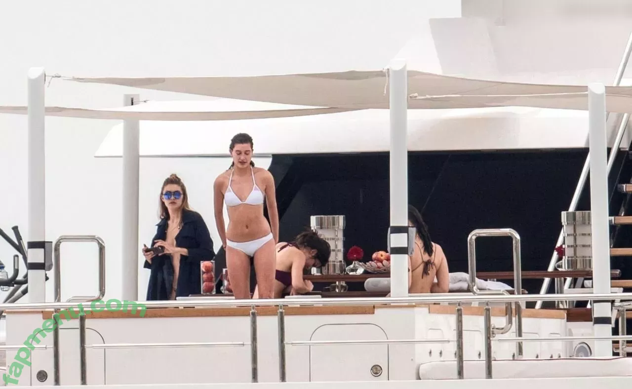 Hailey Bieber nude photo #0318 (baldwin / haileeybear / haileybieber)
