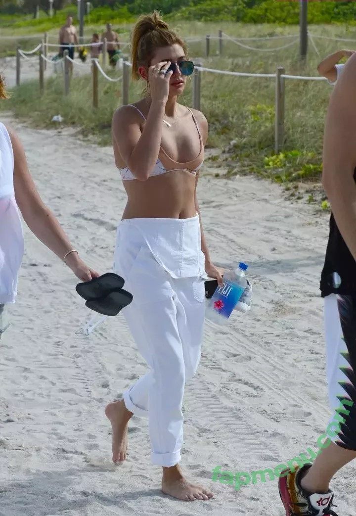 Hailey Bieber nude photo #0322 (baldwin / haileeybear / haileybieber)