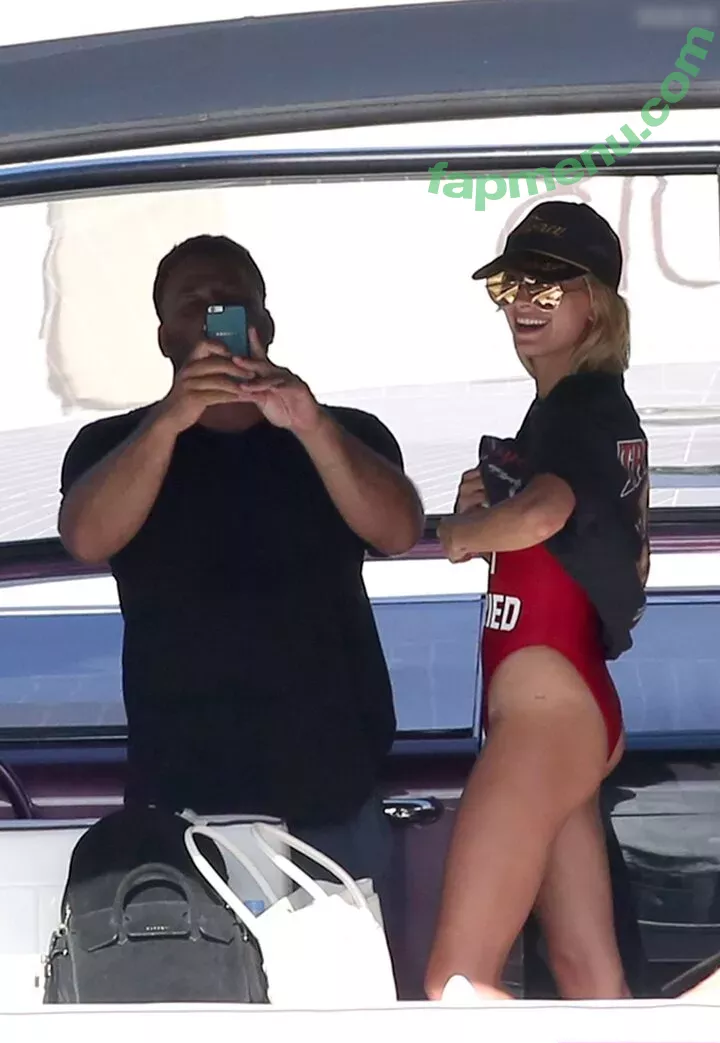 Hailey Bieber nude photo #0334 (baldwin / haileeybear / haileybieber)