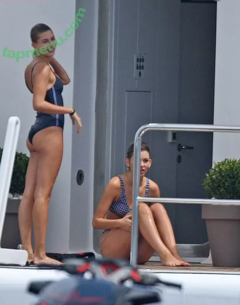 Hailey Bieber nude photo #0401 (baldwin / haileeybear / haileybieber)