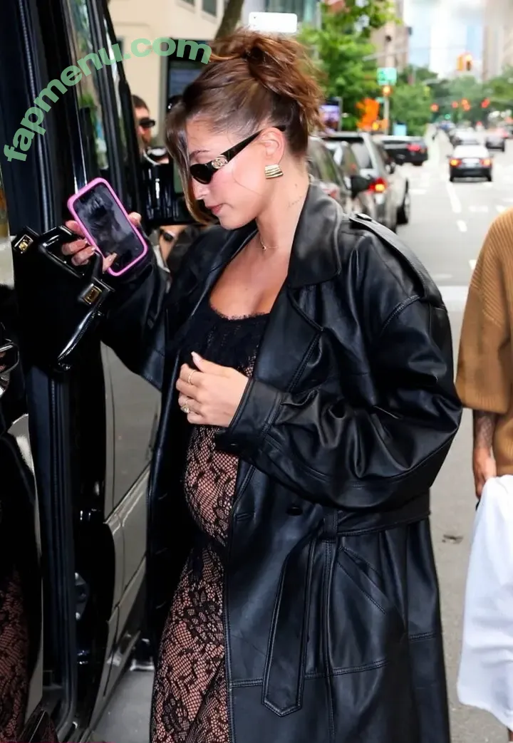 Hailey Bieber nude photo #0673 (baldwin / haileybieber)