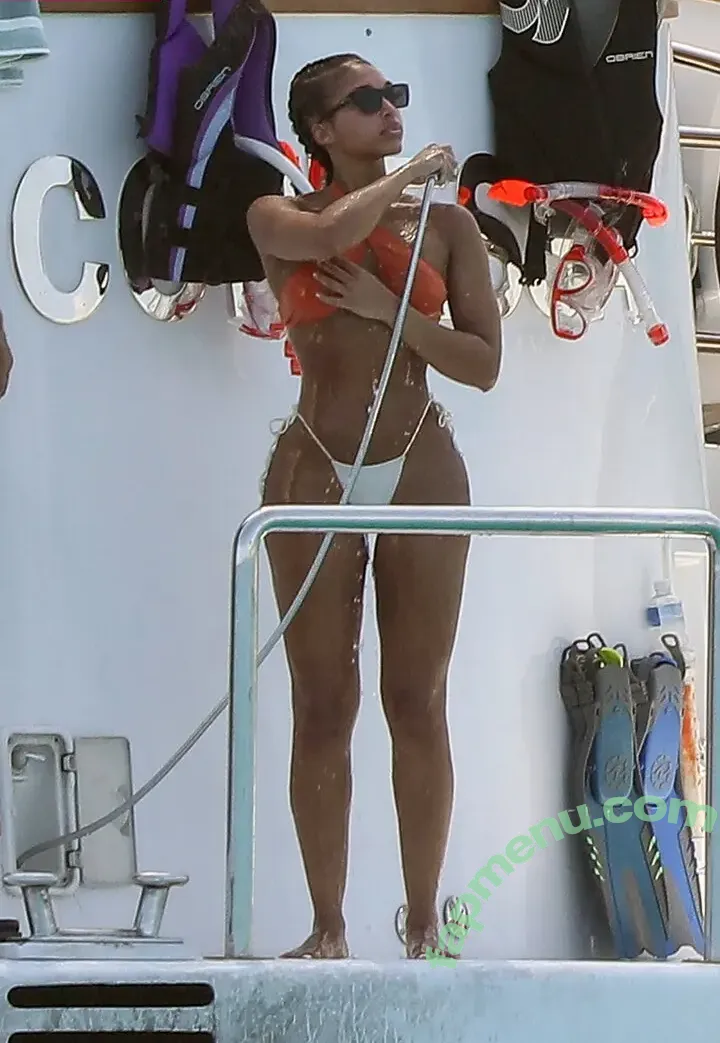 Hailey Bieber nude photo #0752 (baldwin / haileybieber)