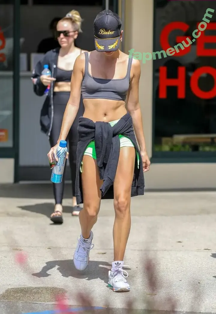Hailey Bieber nude photo #0765 (baldwin / haileybieber)