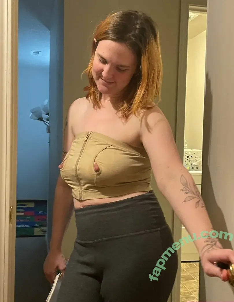hailey_humps nude photo #0003 (hailey.humphrey)