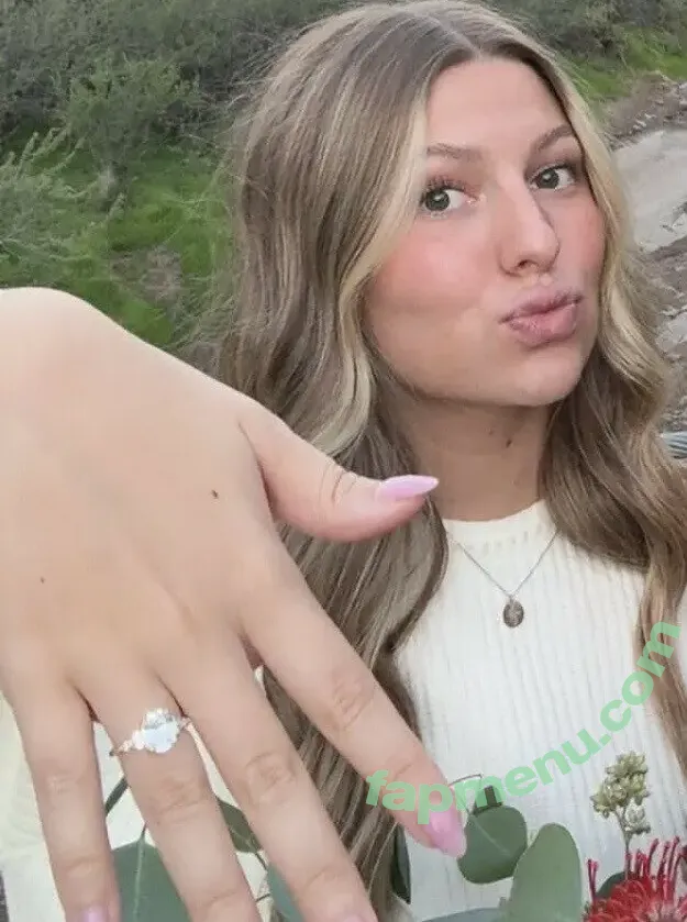 Hailey Johnson nude photo #0021 (haileyjayy)