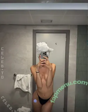 Haileymiller0 / officialhaiiley nude photo #0068