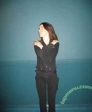 Haim Sisters / haimtheband nude photo #0086