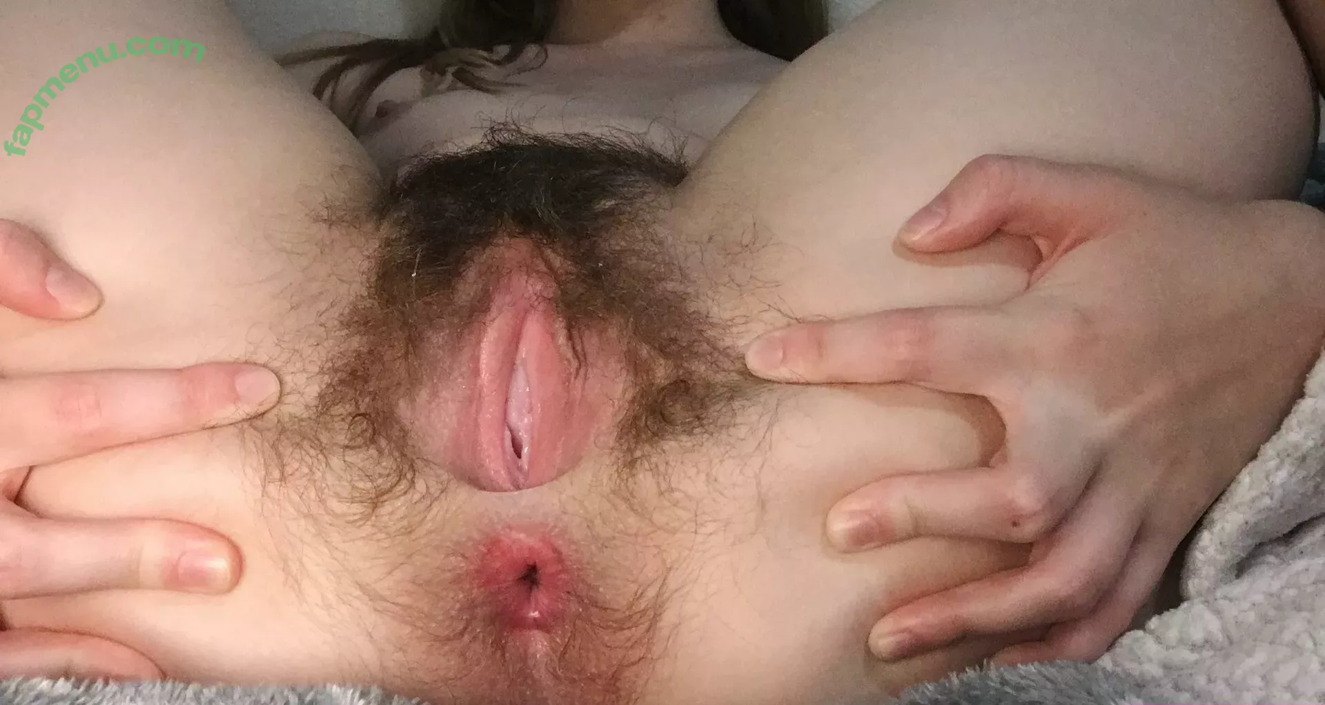 Hairy Women nude photo #3973 (HairyFairy420 / ig_naturals / pearlygirly06)