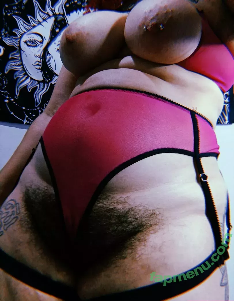 Hairy Women nude photo #4663 (HairyFairy420 / ig_naturals / pearlygirly06)