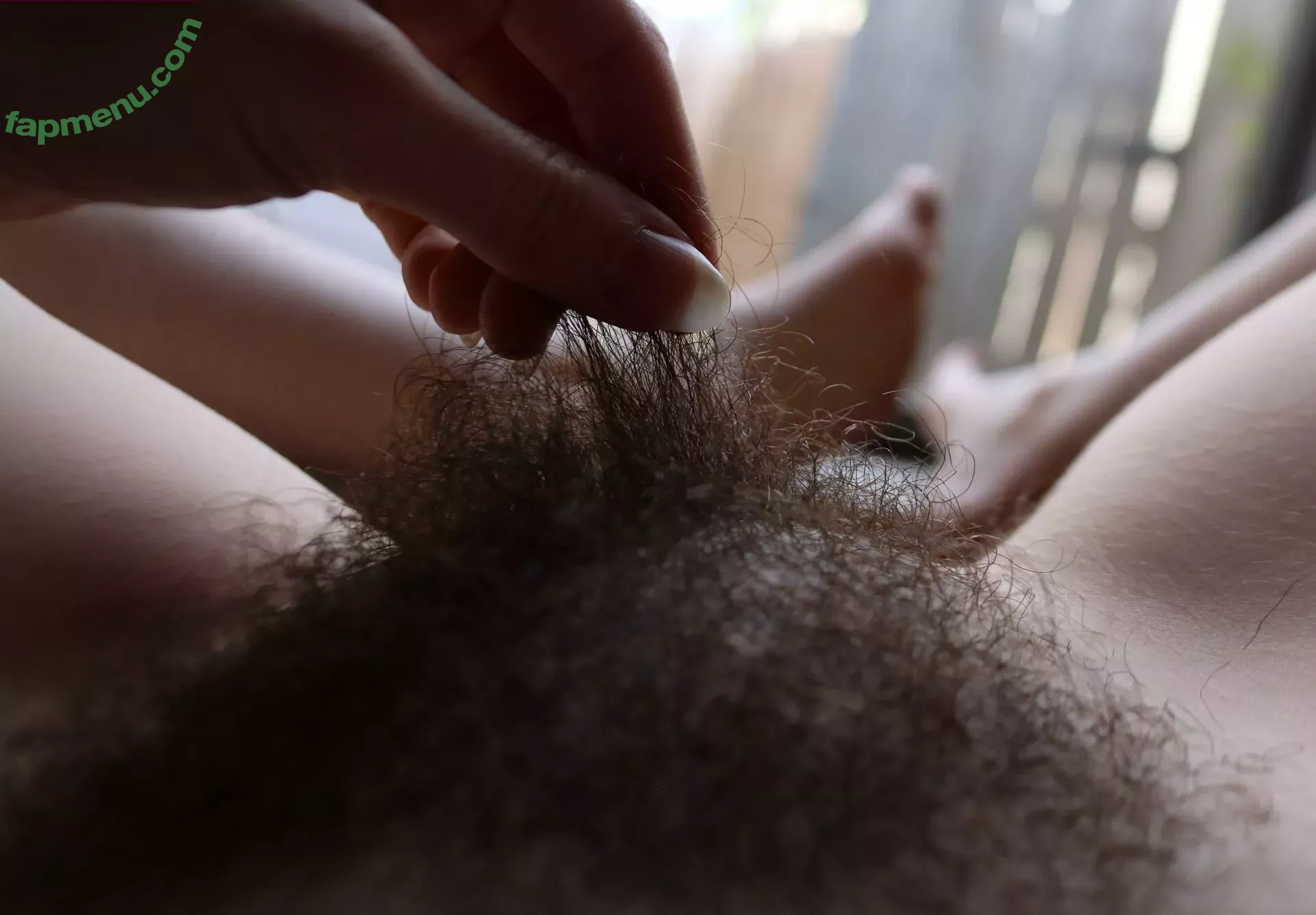 Hairy Women nude photo #5049 (HairyFairy420 / ig_naturals / pearlygirly06)