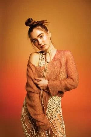Haley Lu Richardson / haleyluhoo nude photo #0026
