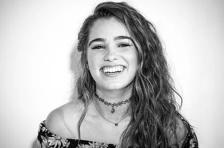 Haley Lu Richardson / haleyluhoo nude photo #0040