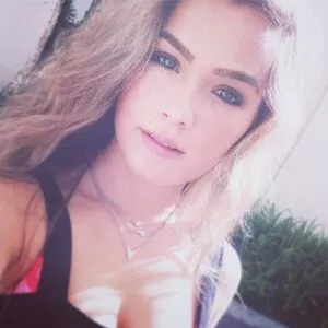 Haley Lu Richardson / haleyluhoo nude photo #0091